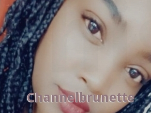 Channelbrunette