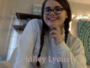Miley_Lyons