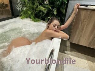 Yourblondiie